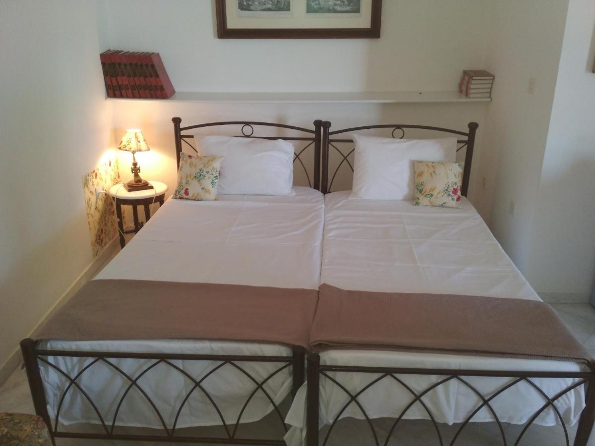 Saronic View Guest House Анависос Екстериор снимка