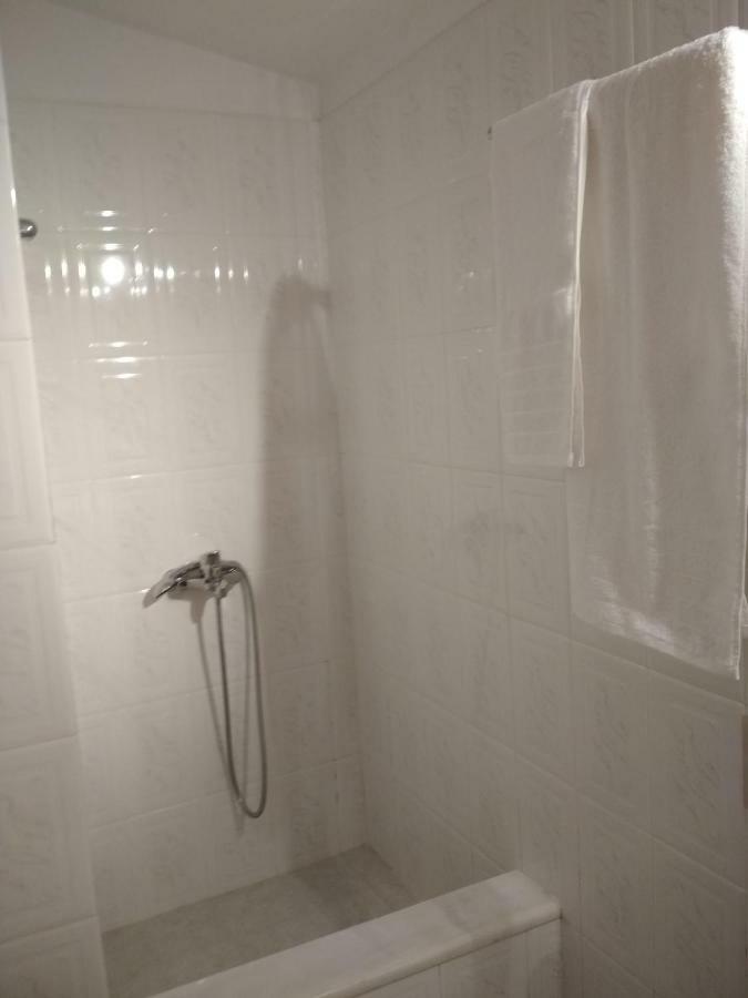 Saronic View Guest House Анависос Екстериор снимка